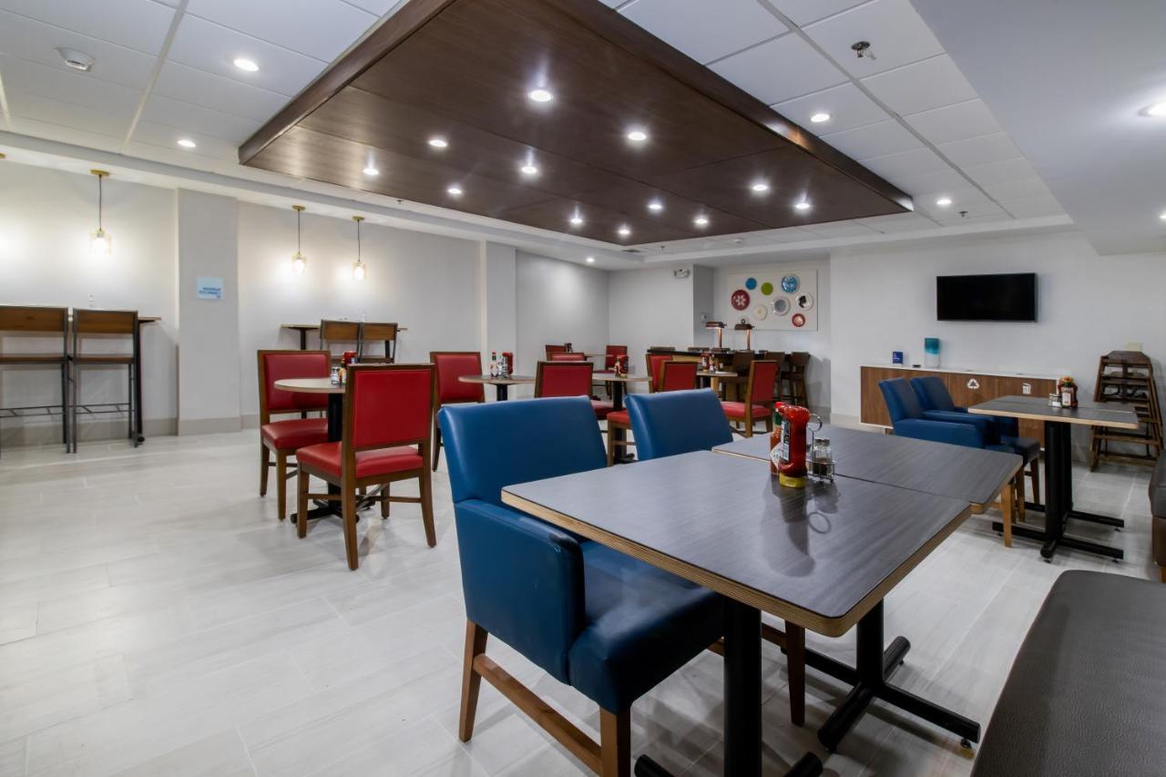 Holiday Inn Express Hotel & Suites Swansea By Ihg Exterior foto